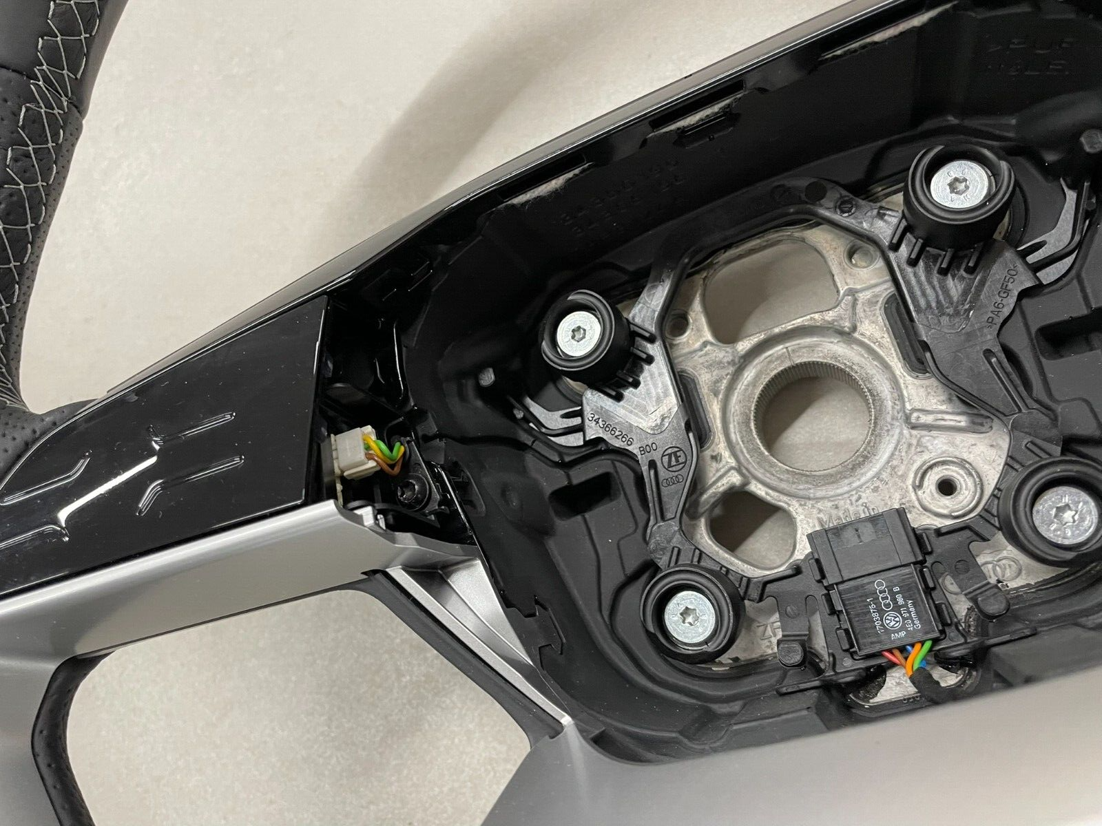 AUDI Q4 Q5 Q6 AUDI LEDER LENKRAD GELOCHT ABGEFLACHT PADELS 8B3419091F NEU ORIG - Obrázek 15