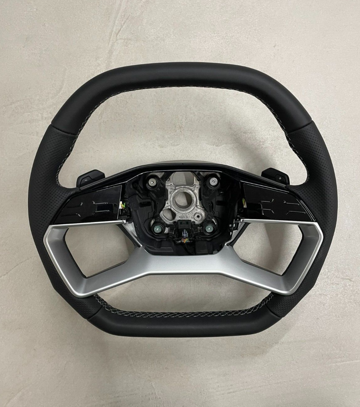 AUDI Q4 Q5 Q6 AUDI LEDER LENKRAD GELOCHT ABGEFLACHT PADELS 8B3419091F NEU ORIG - Obrázek 3