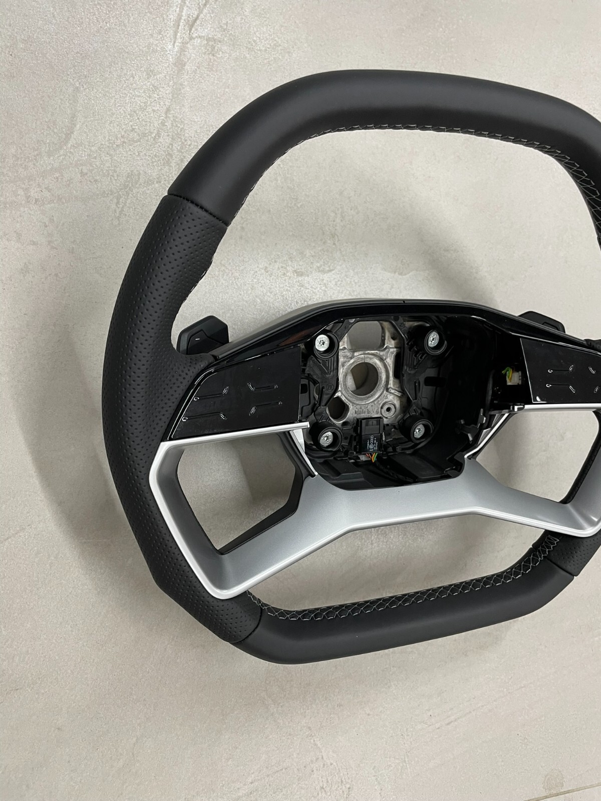 AUDI Q4 Q5 Q6 AUDI LEDER LENKRAD GELOCHT ABGEFLACHT PADELS 8B3419091F NEU ORIG - Obrázek 6