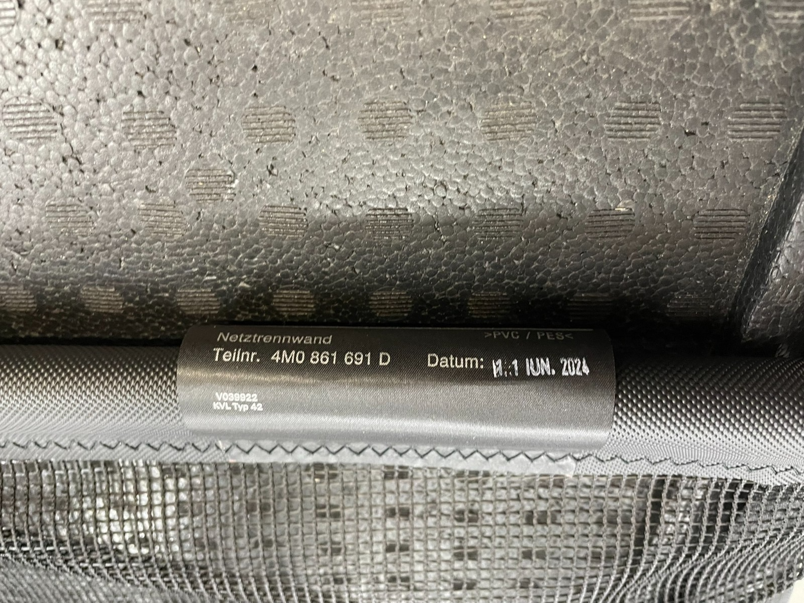 AUDI Q7 4M TRENNNETZ NETZTRENNWAND KOFFERRAUMNETZ 4M0861691D ORIGINAL NEU! - Obrázek 5