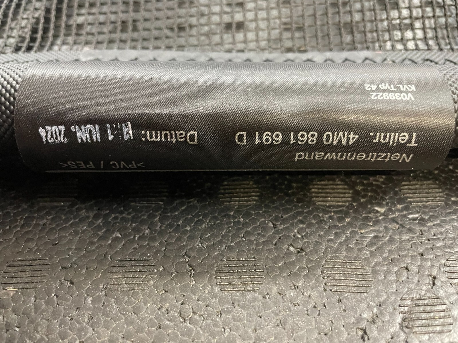 AUDI Q7 4M TRENNNETZ NETZTRENNWAND KOFFERRAUMNETZ 4M0861691D ORIGINAL NEU! - Obrázek 10