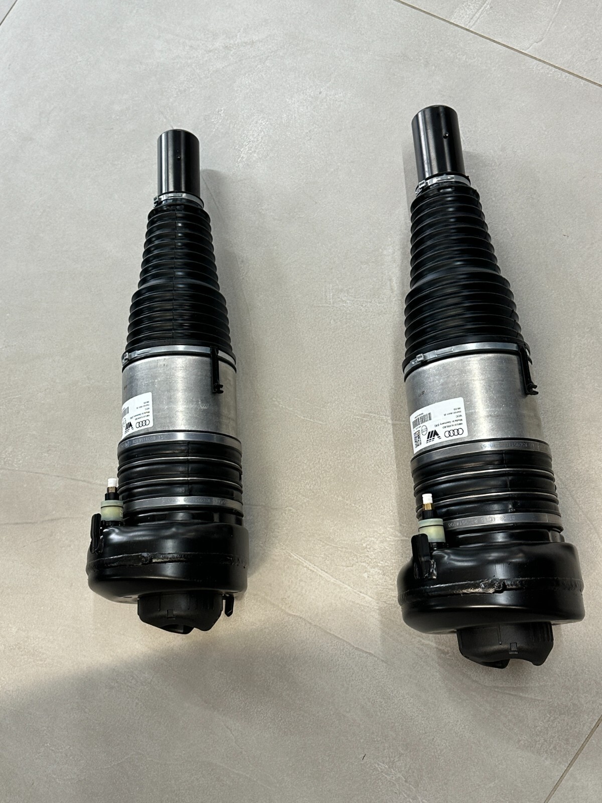 AUDI Q7 LUFT STOßDÄMPFER LINKS - RECHTS VORN 4M0616039AT = 4M0616039BD ORIG.NEU - Obrázek 8