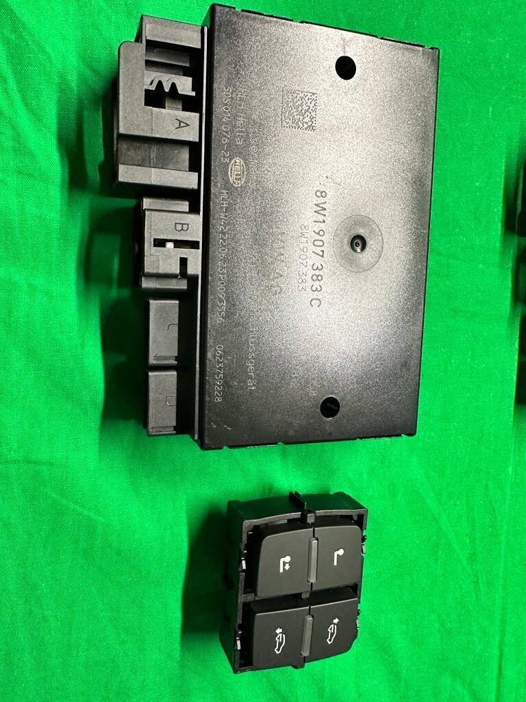 AUDI Q7,Q8,RSQ8 STEUERGERÄT ANHÄNGERKUPPLUNG 8W1907383C+SCHALTER 4M0959511C NEU - Obrázek 4