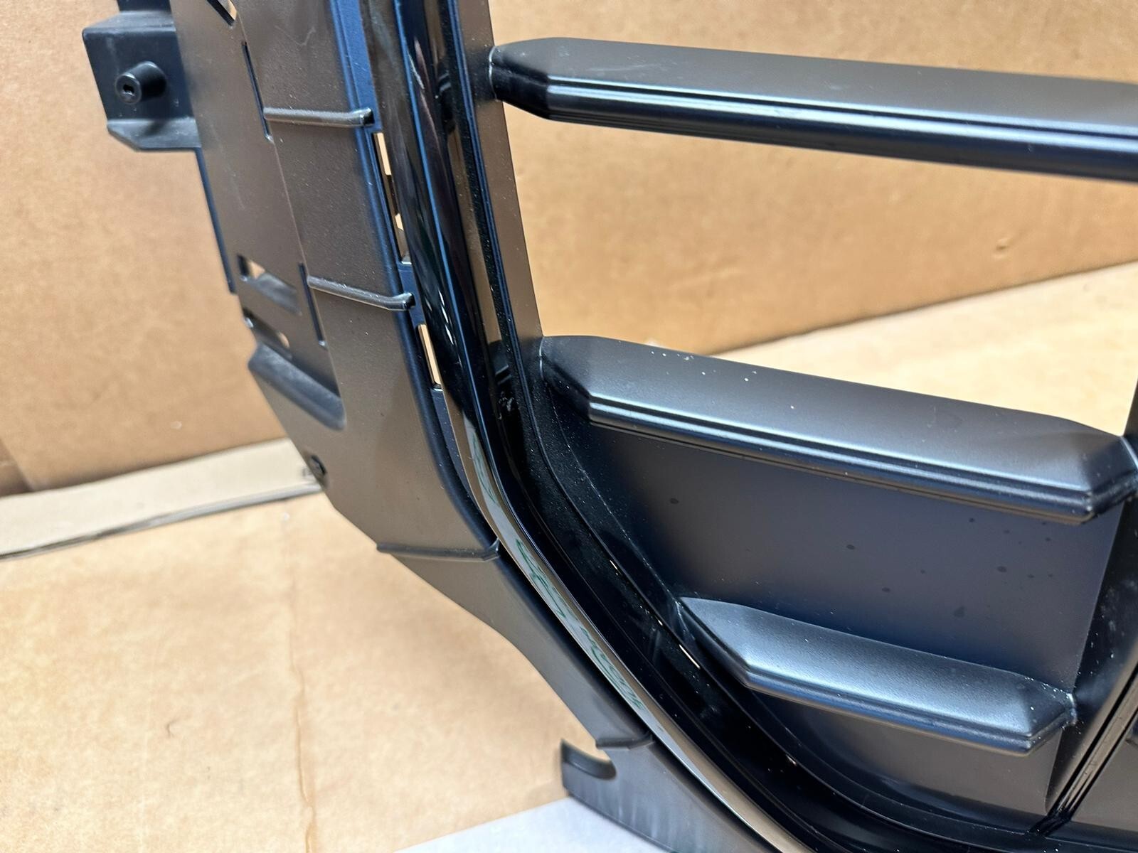 AUDI Q8 KÜHLERGRILL 4M8853651AF 4M8853651AG 4M8853651AH ORIGINAL NO.4 - Obrázek 4