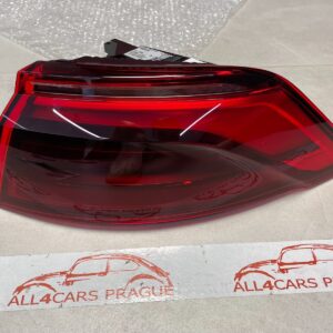 AUDI Q8 , RSQ8 LED RÜCKLEUCHTE HINTEN RECHTS  4M8945070AB ORIGINAL  AUDI TEIL !