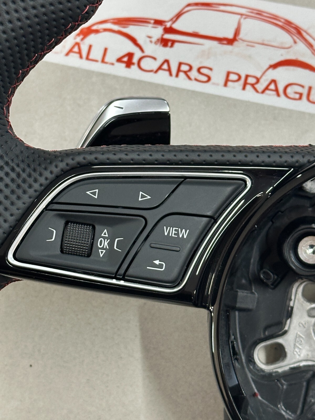 AUDI S4 S5 8W SPORT LEDER LENKRAD ABGEFLACHT GELOCHT MIT PADELS 8W0419091GF NEU - Obrázek 4