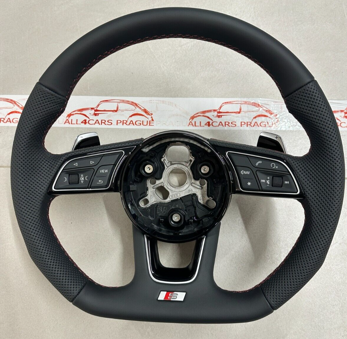 AUDI S4 S5 8W SPORT LEDER LENKRAD ABGEFLACHT GELOCHT MIT PADELS 8W0419091GF NEU