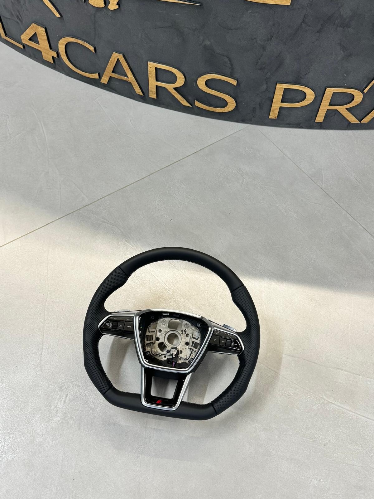 AUDI S6,A6,A7,A8 C8 SPORT LEDER LENKRAD S ABGEFLACHT-Fast Neu-Dem vom Neu Wagen - Obrázek 3