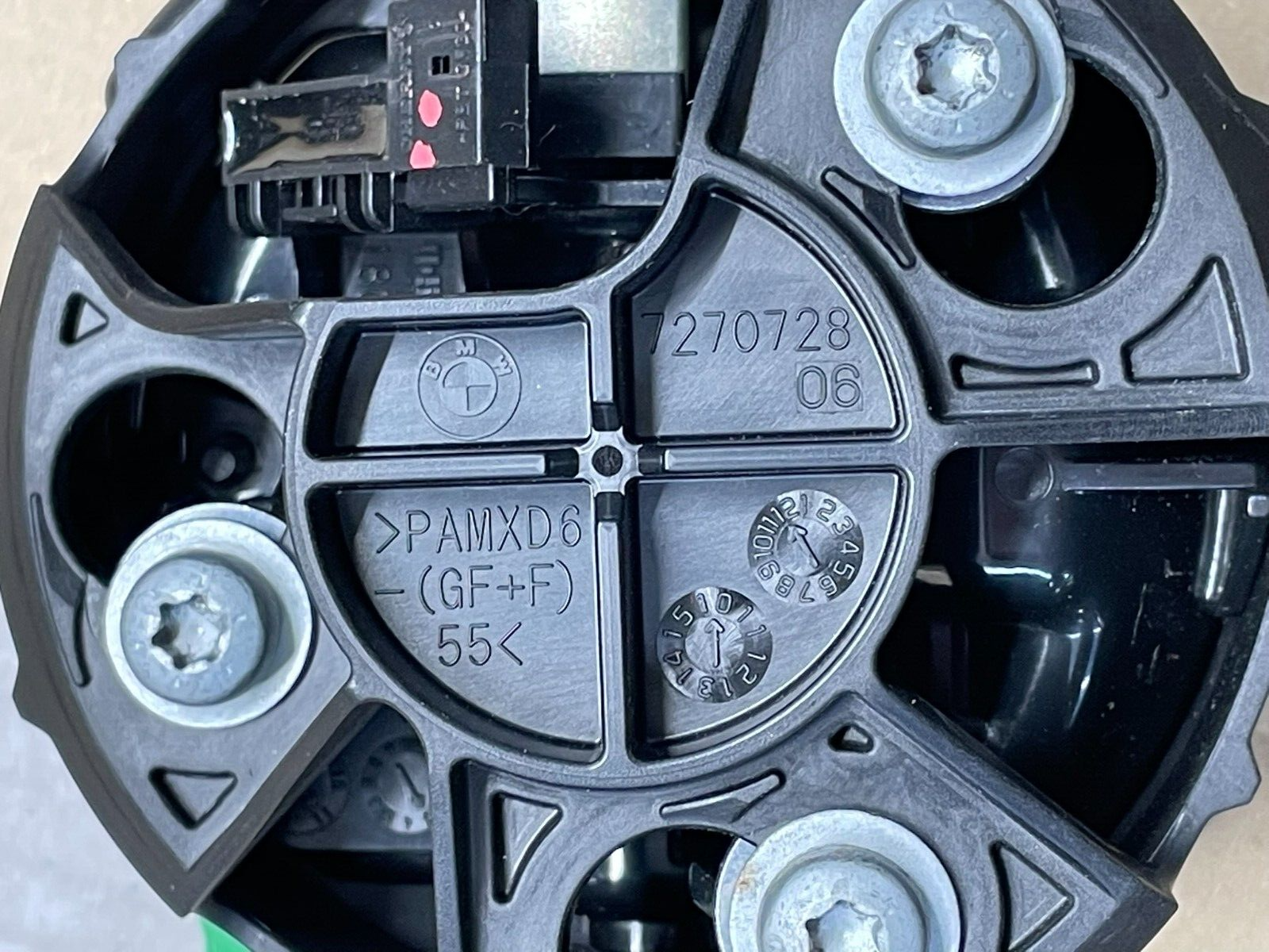 BMW 1 ER F20 HECKKLAPPE EMBLEMBETÄTIGUNG SCHLIESSSYSTEM 7270728 DEM V TEST CAR - Obrázek 10