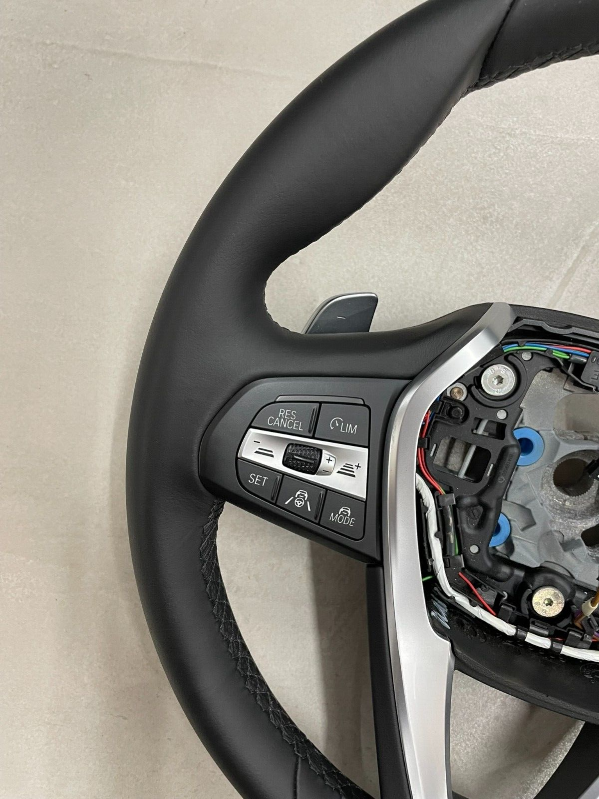 BMW 5, 6, 7 G30 G31 G32 G11 MULTIFUNKCIONAL LEATHER STEERING WHEEL WITH PADDELS - Obrázek 4