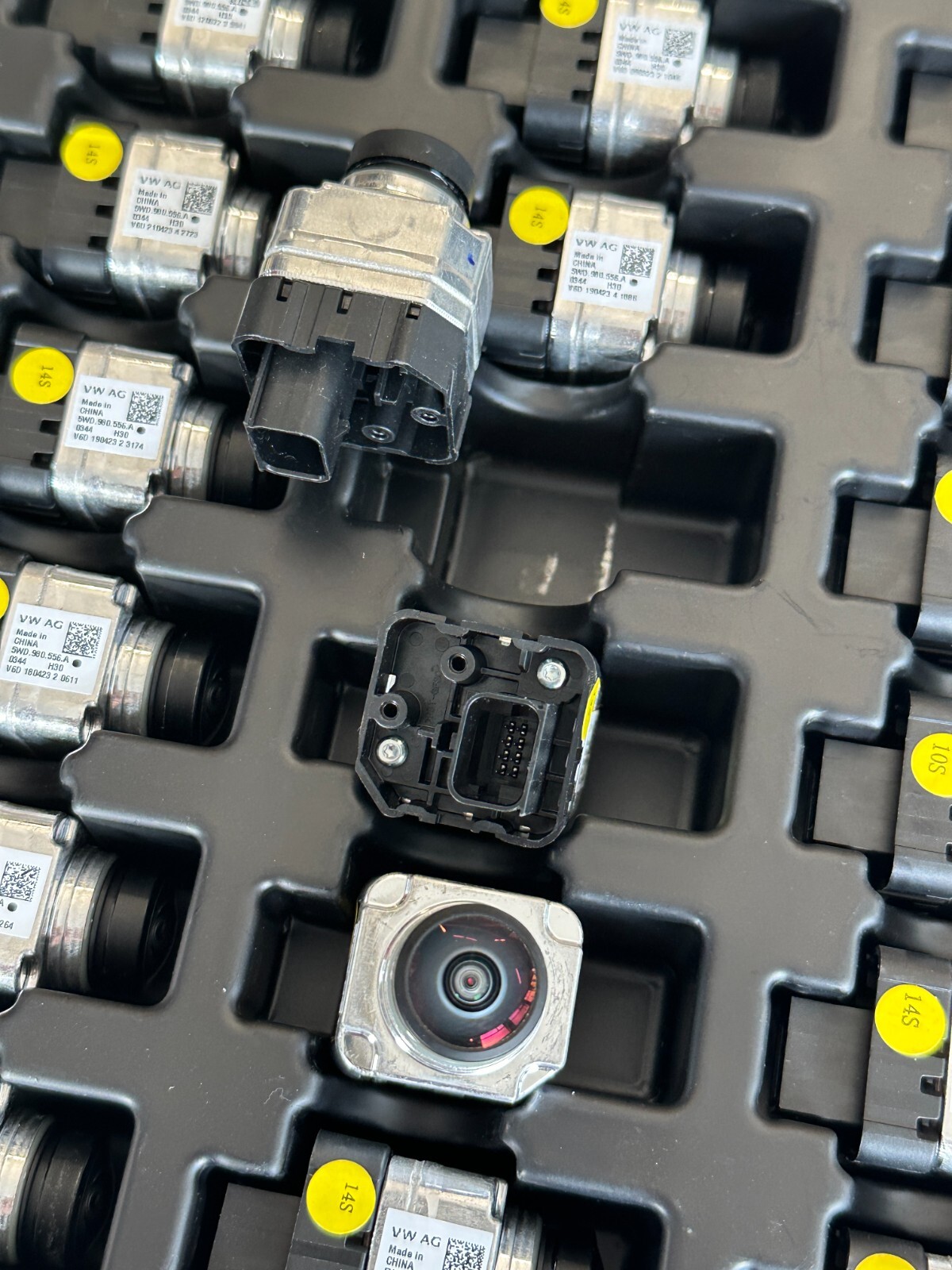KAMERA VW ŠKODA AUDI RÜCKFAHRKAMERA 5WD980556A = 5WA980556A ORIG.VW TEIL - NEU ! - Obrázek 3
