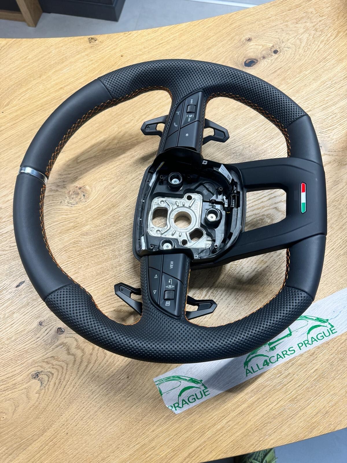 LAMBORGHINI URUS 4ML LENKRAD LEDER LENKRAD ABGEFLACHT WIPPEN GELB NAHT ORIG.NEU! - Obrázek 12