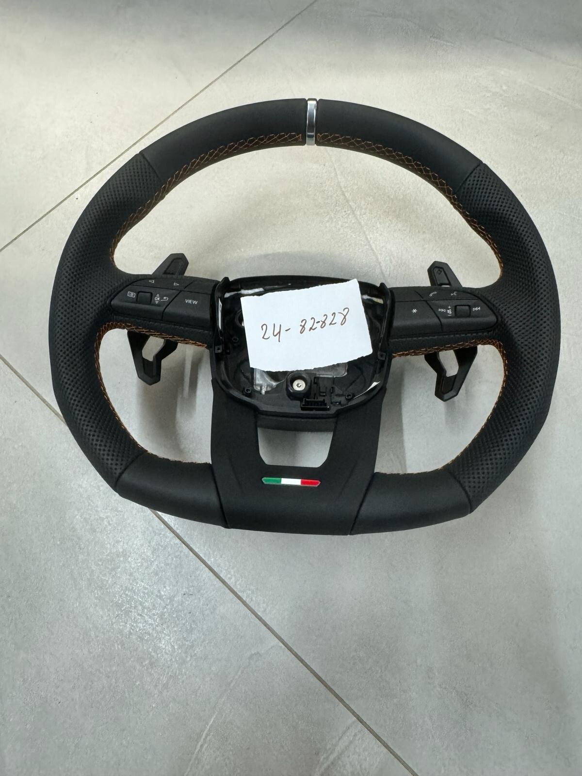 LAMBORGHINI URUS 4ML LENKRAD LEDER LENKRAD ABGEFLACHT WIPPEN GELB NAHT ORIG.NEU! - Obrázek 15