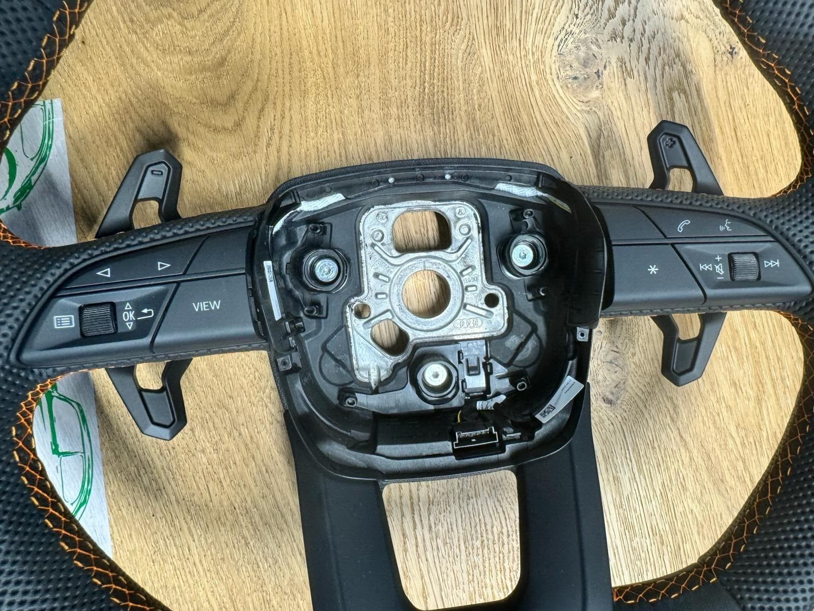 LAMBORGHINI URUS 4ML LENKRAD LEDER LENKRAD ABGEFLACHT WIPPEN GELB NAHT ORIG.NEU! - Obrázek 8