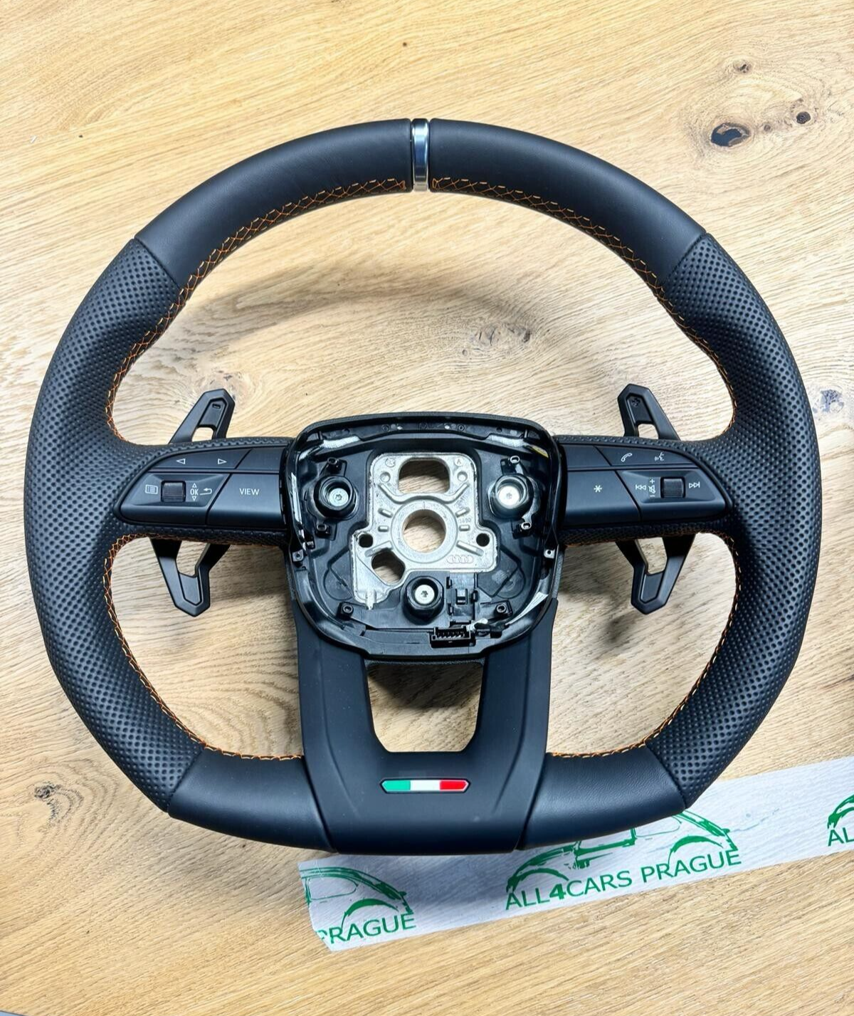 LAMBORGHINI URUS 4ML LENKRAD LEDER LENKRAD ABGEFLACHT WIPPEN GELB NAHT ORIG.NEU!