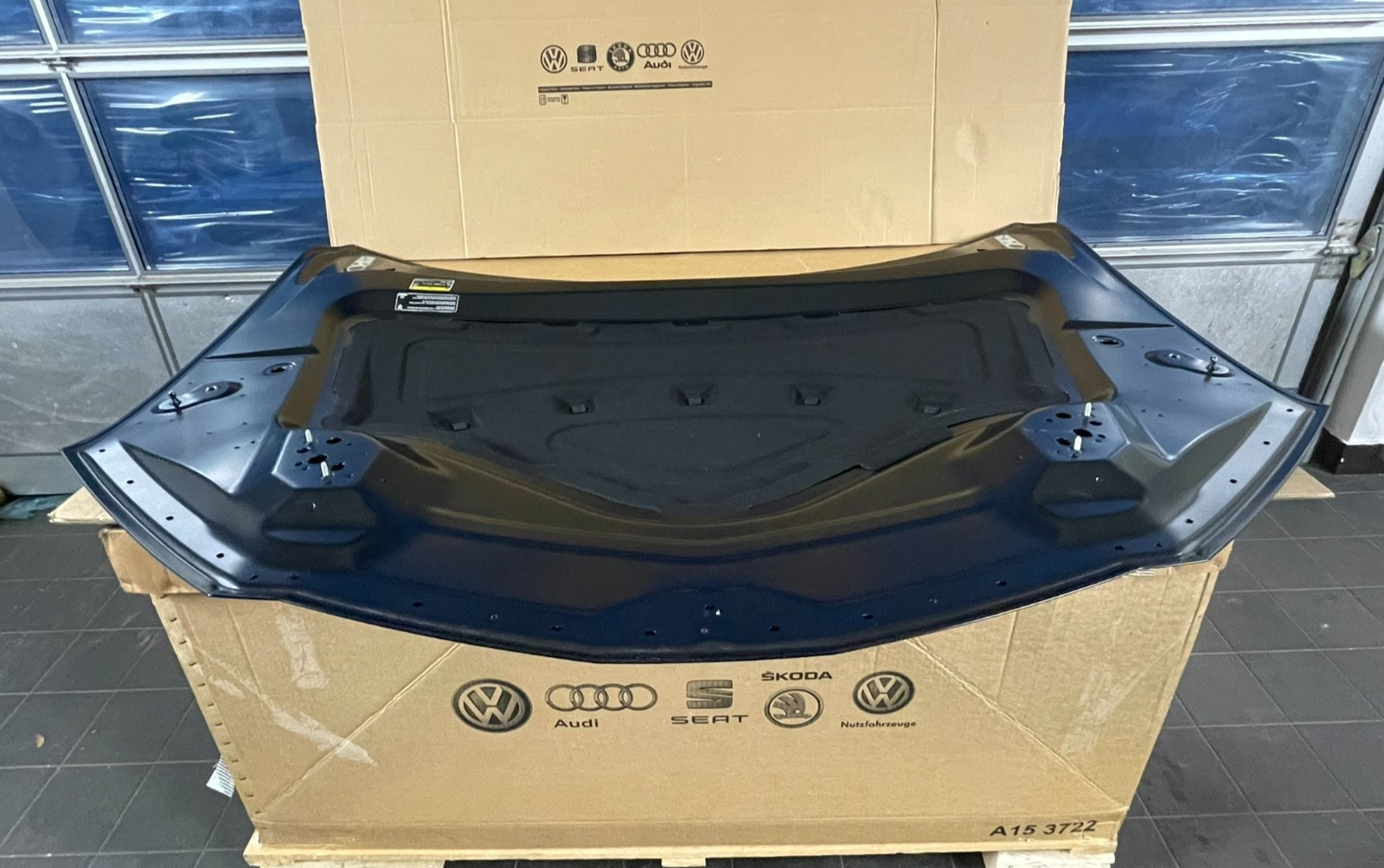 LAMBORGHINI URUS 4ML MOTORHAUBE / FRONTKLAPPE ORIGINAL TEIL - KM ZUSTAND 1500 KM - Obrázek 16