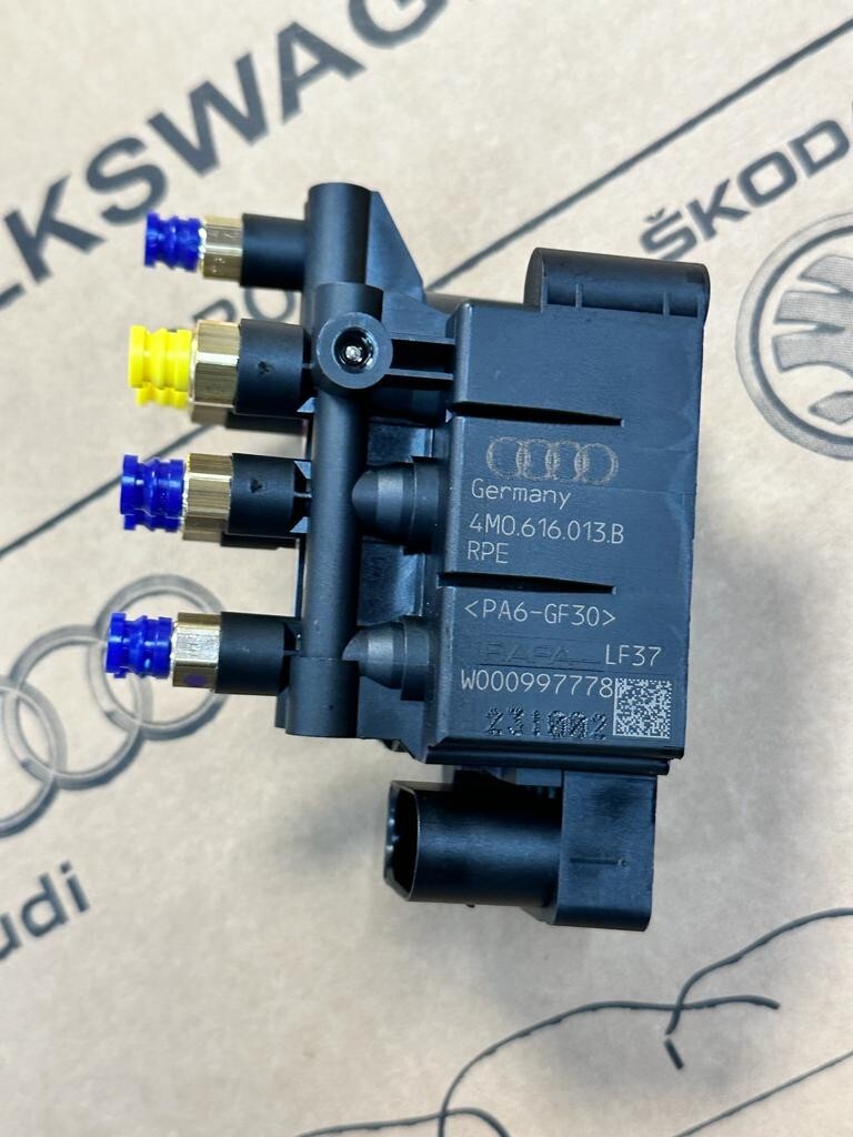 LAMBORGHINI URUS LUFTFEDERUNGS VENTILEINHEIT 4M0616013A - 4M0616013B ORIG.NEU !!