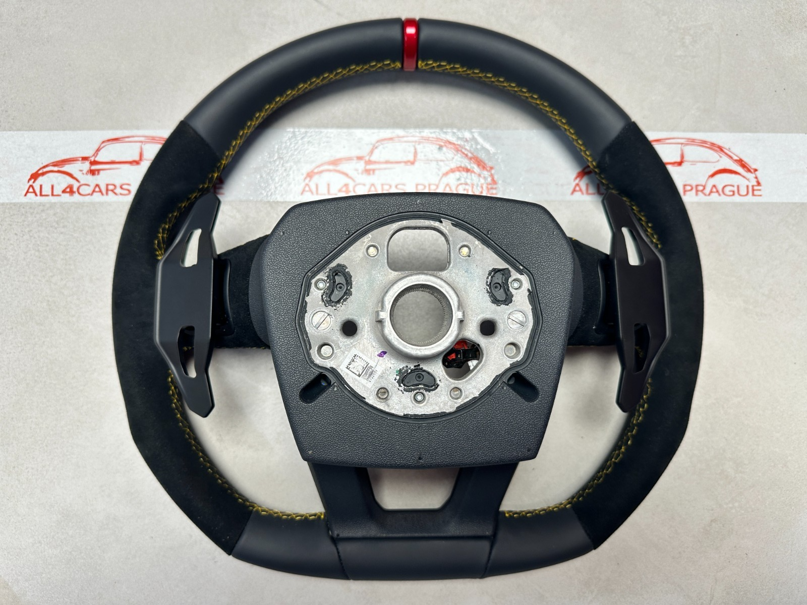 LAMBORGHINI URUS SPORT LENKRAD ALCANTARA ABGEFLACHT GELOCHT GELB NAHT BEHEIZT - Obrázek 15