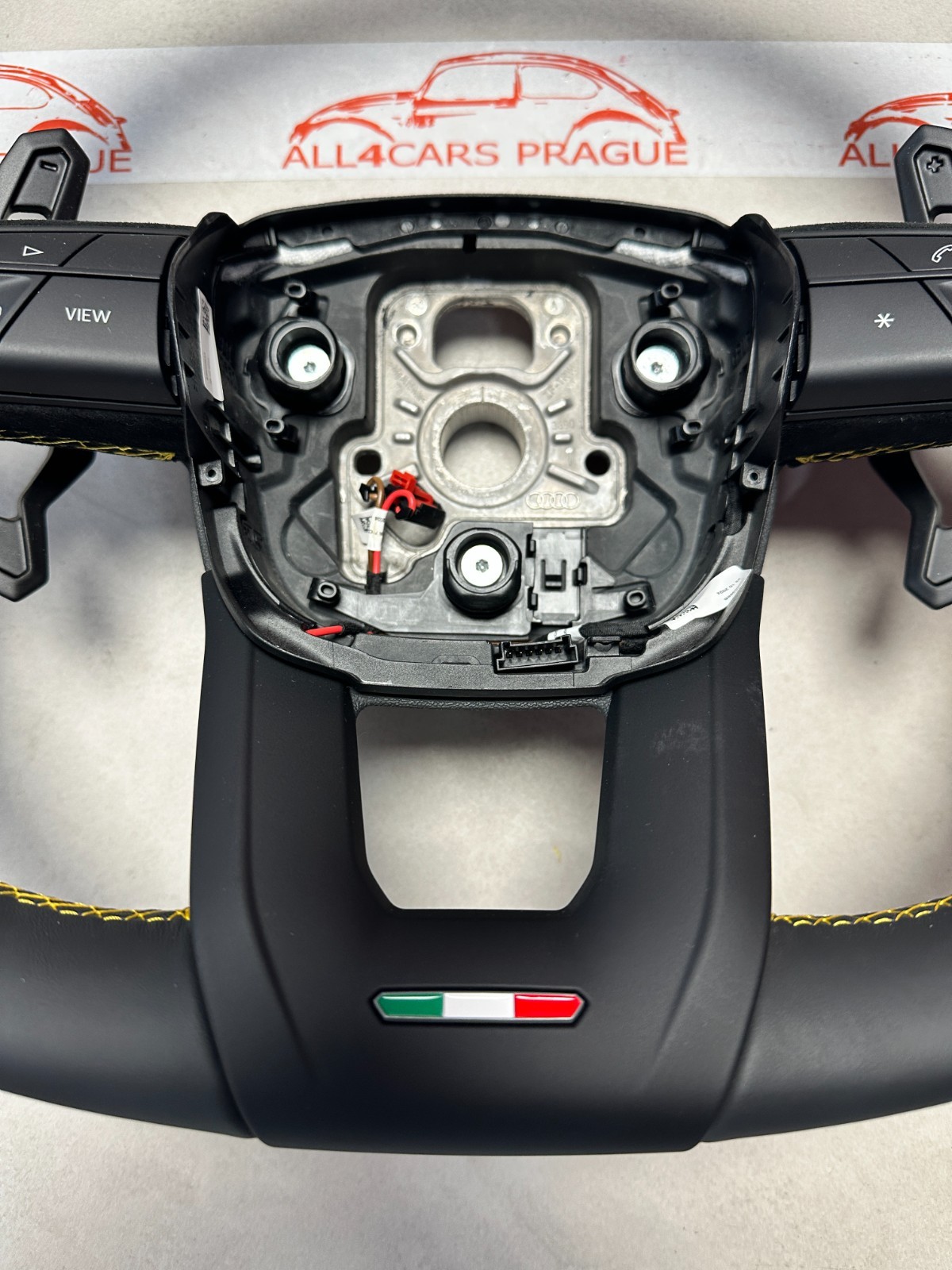 LAMBORGHINI URUS SPORT LENKRAD ALCANTARA ABGEFLACHT GELOCHT GELB NAHT BEHEIZT - Obrázek 4