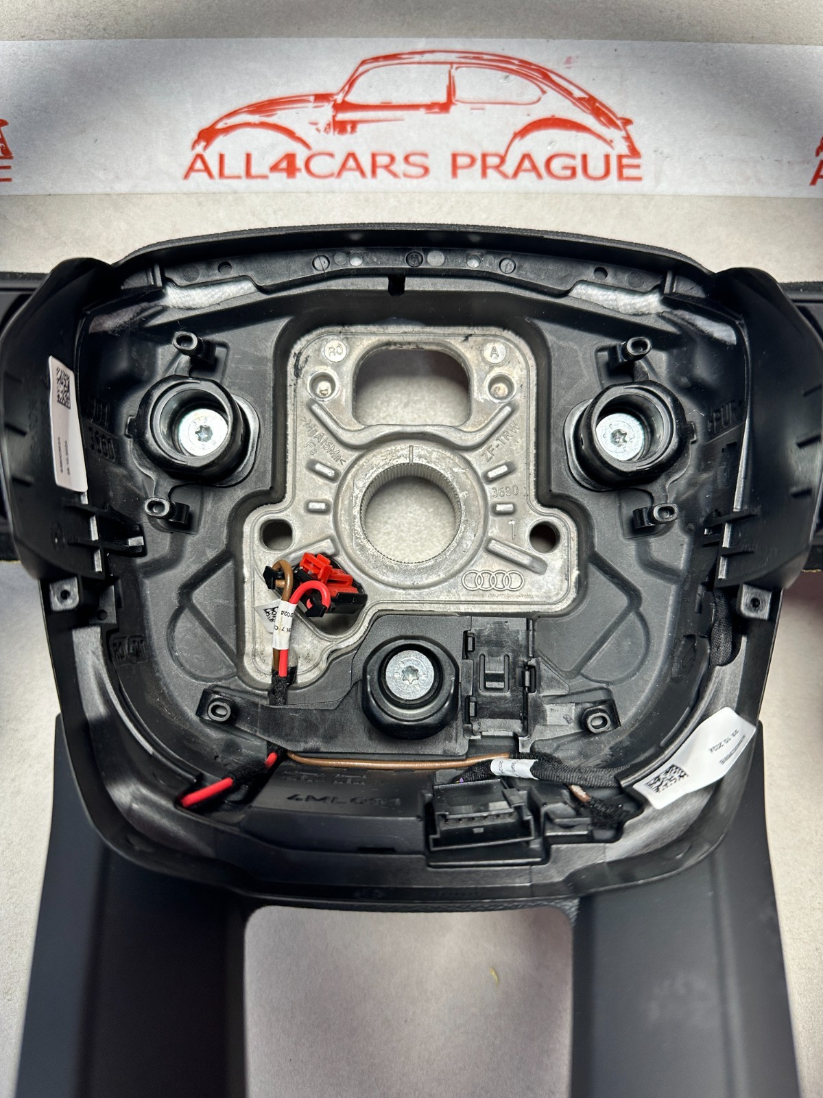 LAMBORGHINI URUS SPORT LENKRAD ALCANTARA ABGEFLACHT GELOCHT GELB NAHT BEHEIZT - Obrázek 5