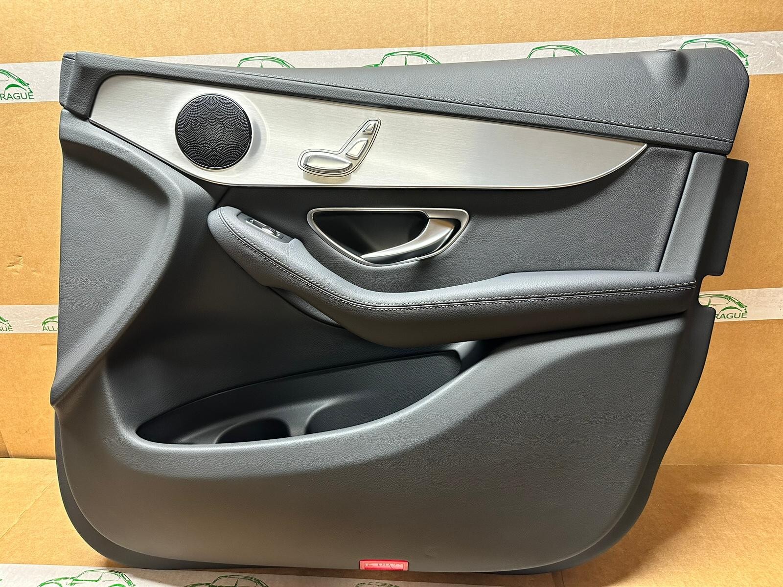 MERCEDES GLC X253 TÜRVERKLEIDUNG VORNE RECHTS SCHWARZ A2057200695