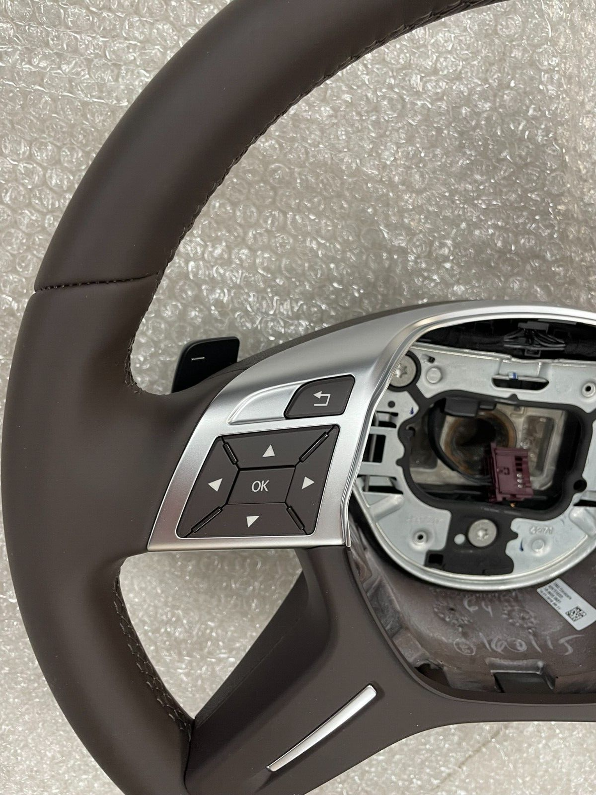 MERCEDES LEDER LENKRAD BRAUN SCHALTWIPPEN A2464605503 FAST NEU D V TEST WAGEN.. - Obrázek 4