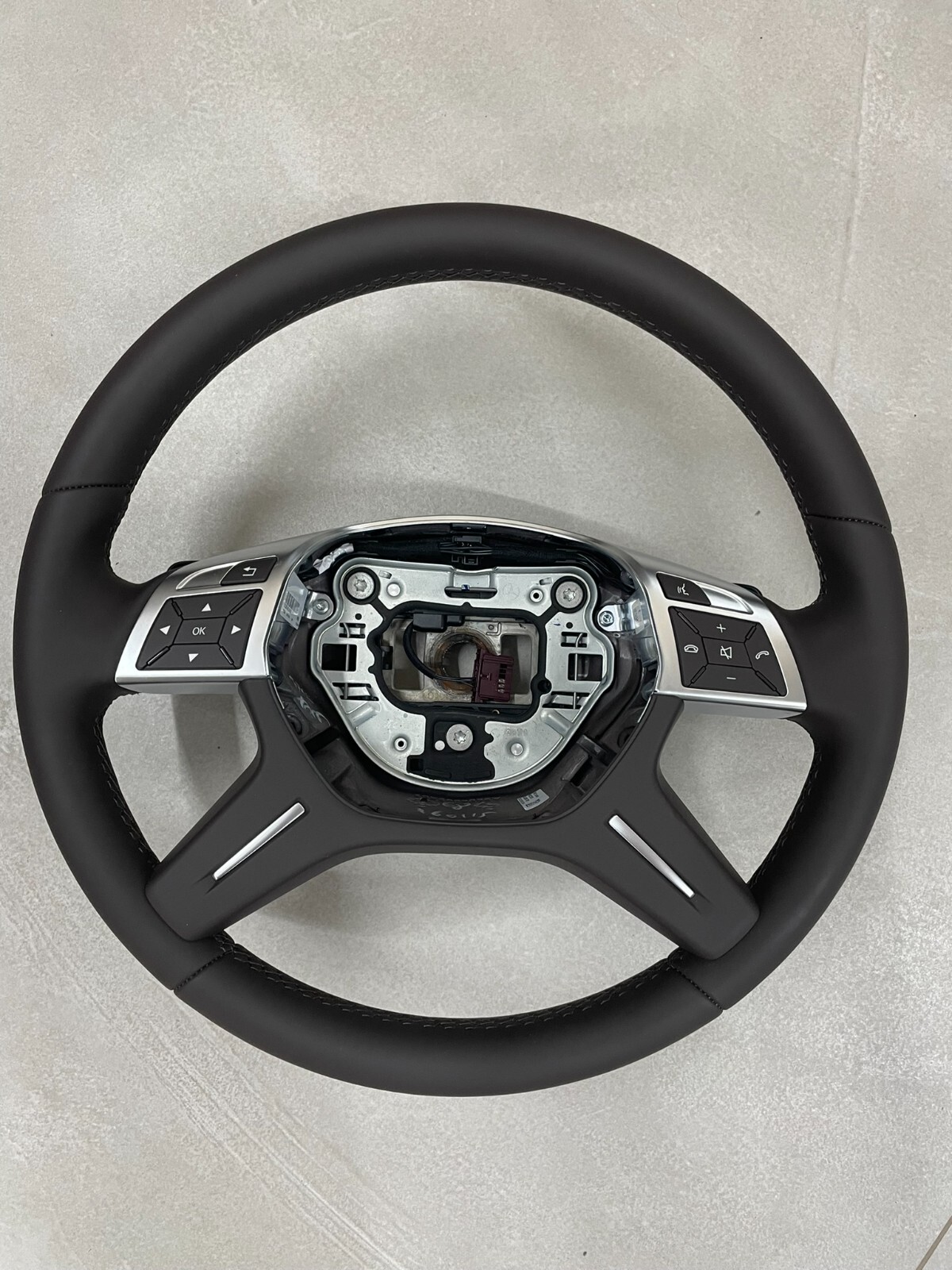 MERCEDES LEDER LENKRAD BRAUN SCHALTWIPPEN A2464605503 Fast Neu d v Test Wagen... - Obrázek 3