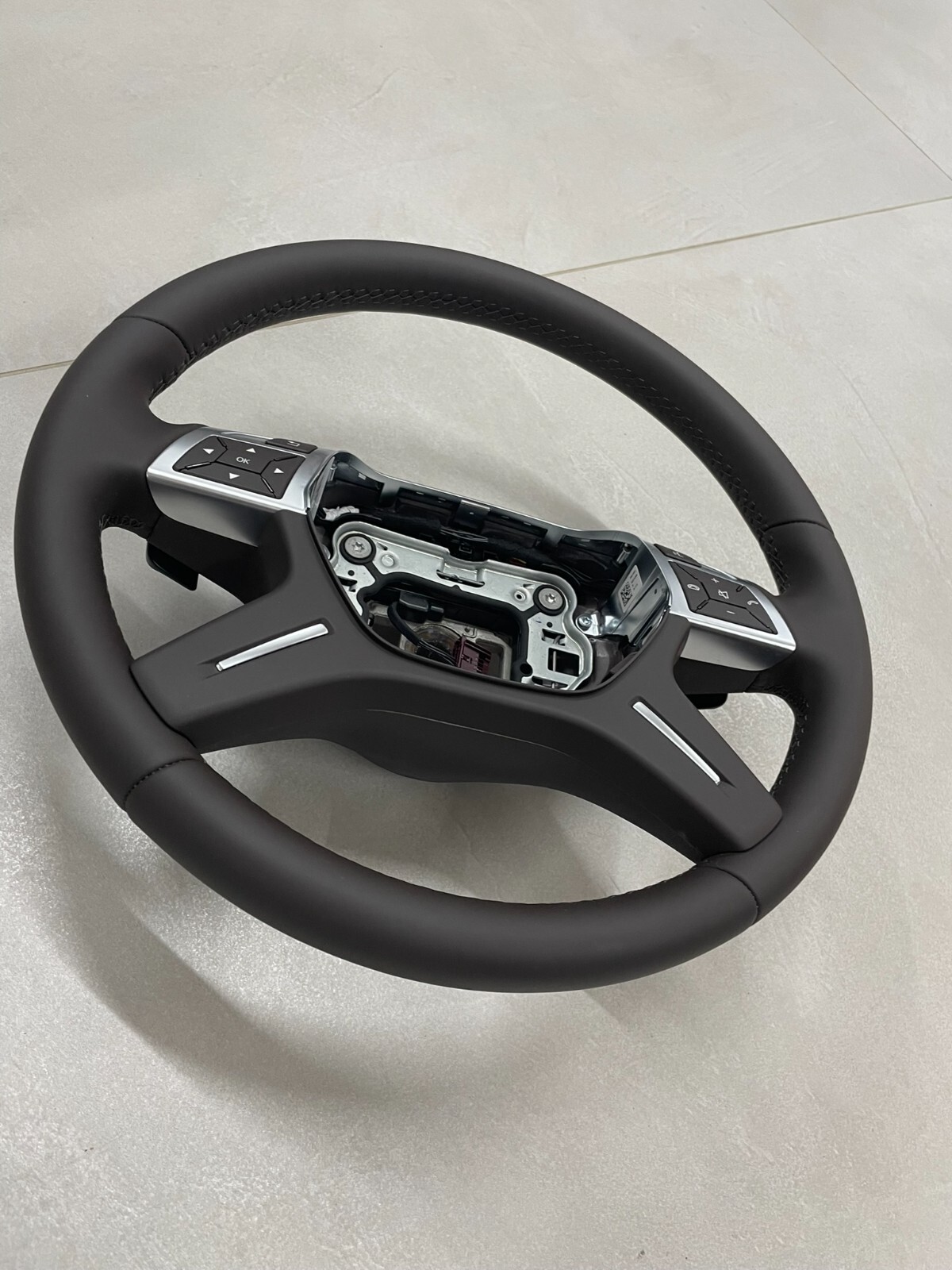 MERCEDES LEDER LENKRAD BRAUN SCHALTWIPPEN A2464605503 Fast Neu d v Test Wagen... - Obrázek 24