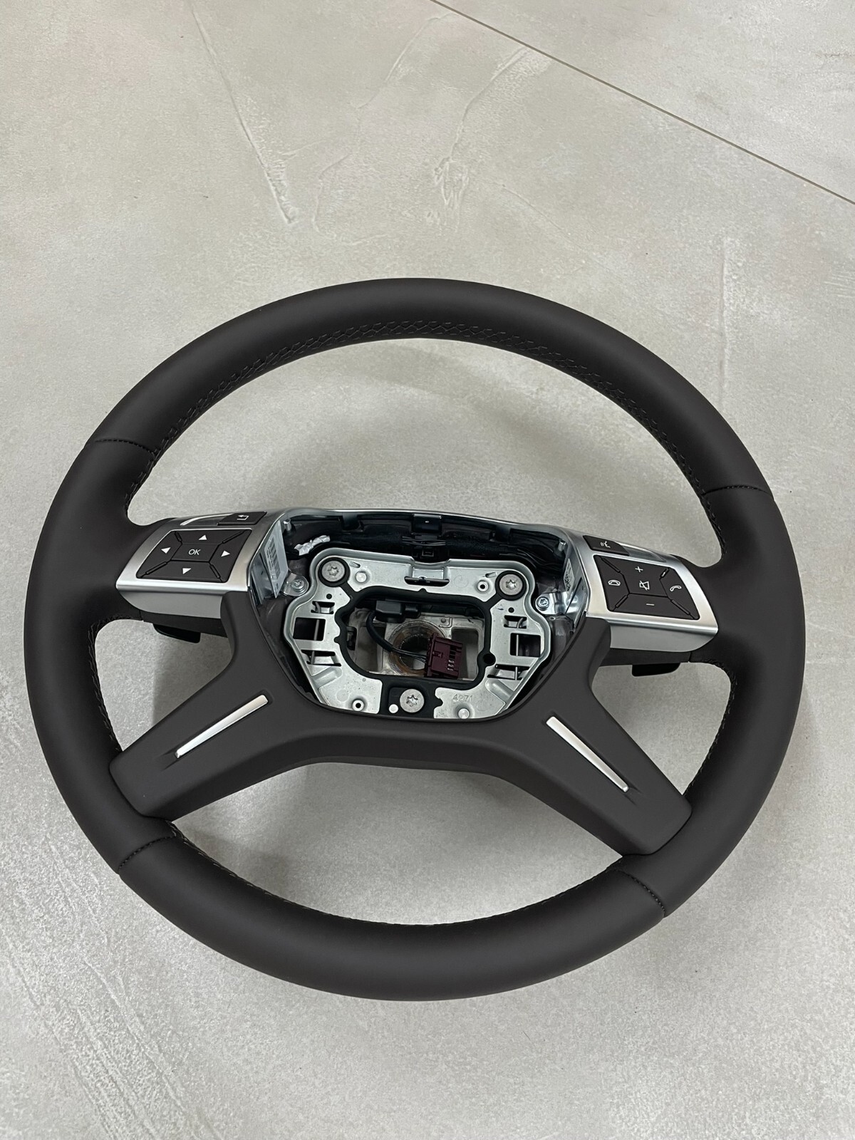 MERCEDES LEDER LENKRAD BRAUN SCHALTWIPPEN A2464605503 Fast Neu d v Test Wagen...