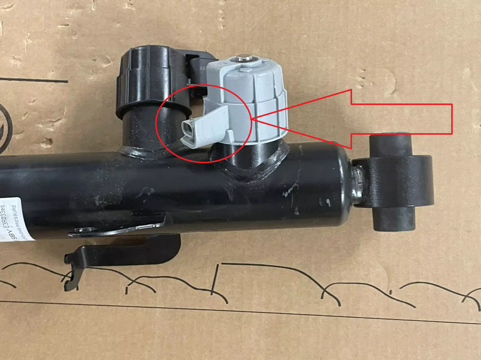 PORSCHE CAYENNE 9YA-2 STOSSDÄMPFER ELEKTRISCH HINTER LINKS 9Y0513027F ORIG NEU - Obrázek 13