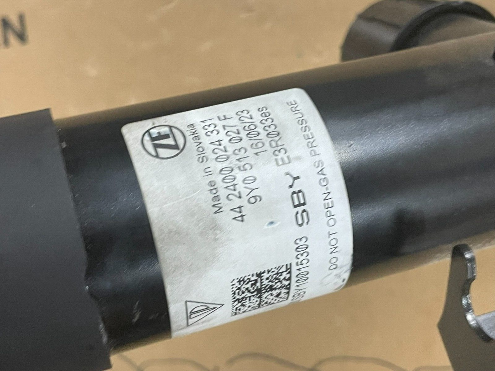 PORSCHE CAYENNE 9YA-2 STOSSDÄMPFER ELEKTRISCH HINTER LINKS 9Y0513027F ORIG NEU - Obrázek 4