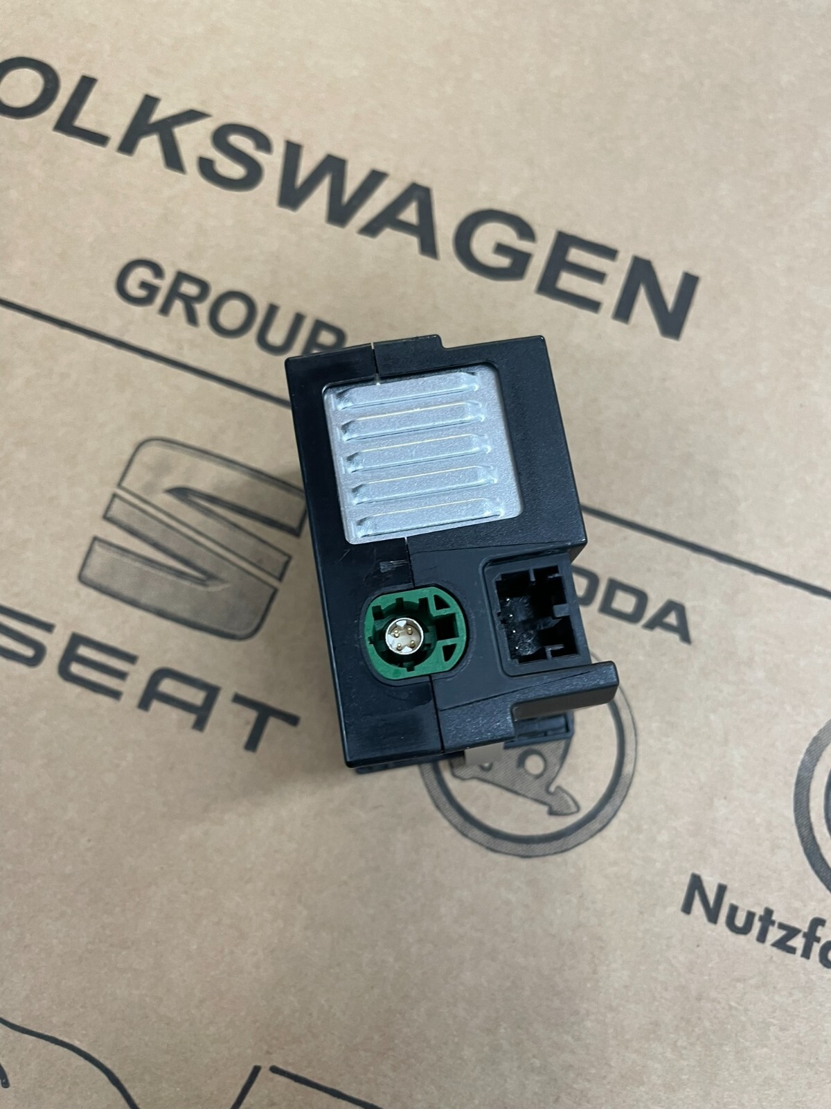 PORSCHE CAYENNE MACAN MULTIMEDIA SCHNITTSTELLE USB-C BUCHSEN 9Y0035736A Fast Neu - Obrázek 7