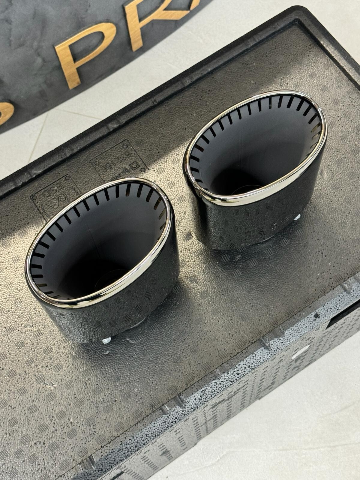 PORSCHE CAYENNE SPORT AUSPUFF ENDROHR SCHWARZ 9Y3253823D 9Y3253824D ORIG NEU!! - Obrázek 4