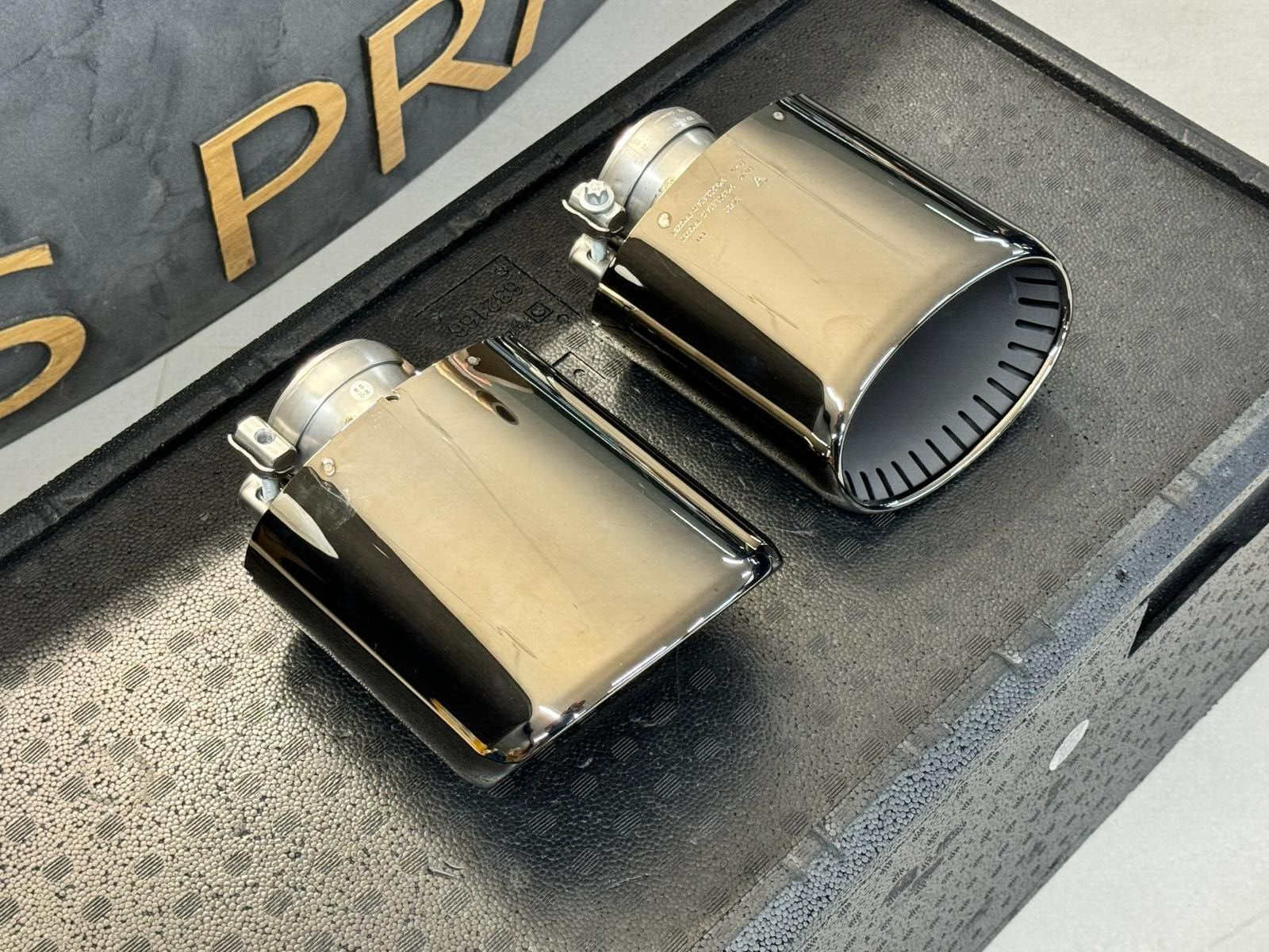 PORSCHE CAYENNE SPORT AUSPUFF ENDROHR SCHWARZ 9Y3253823D 9Y3253824D ORIG NEU!!