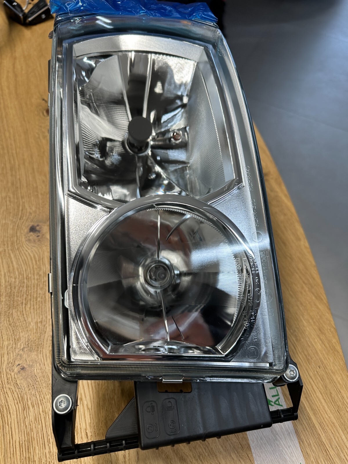 SCANIA FRONT SCHEINWERFER SCHEINWERFER LINKS VORNE KOMPLET 2442630 + 2442689 NEU - Obrázek 3