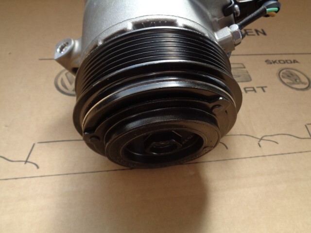 ŠKODA CITIGO KLIMAKOMPRESSOR 1S0816803A ORIG.SKODA TEIL - NEU-FOTOS GUCKEN !!! - Obrázek 16