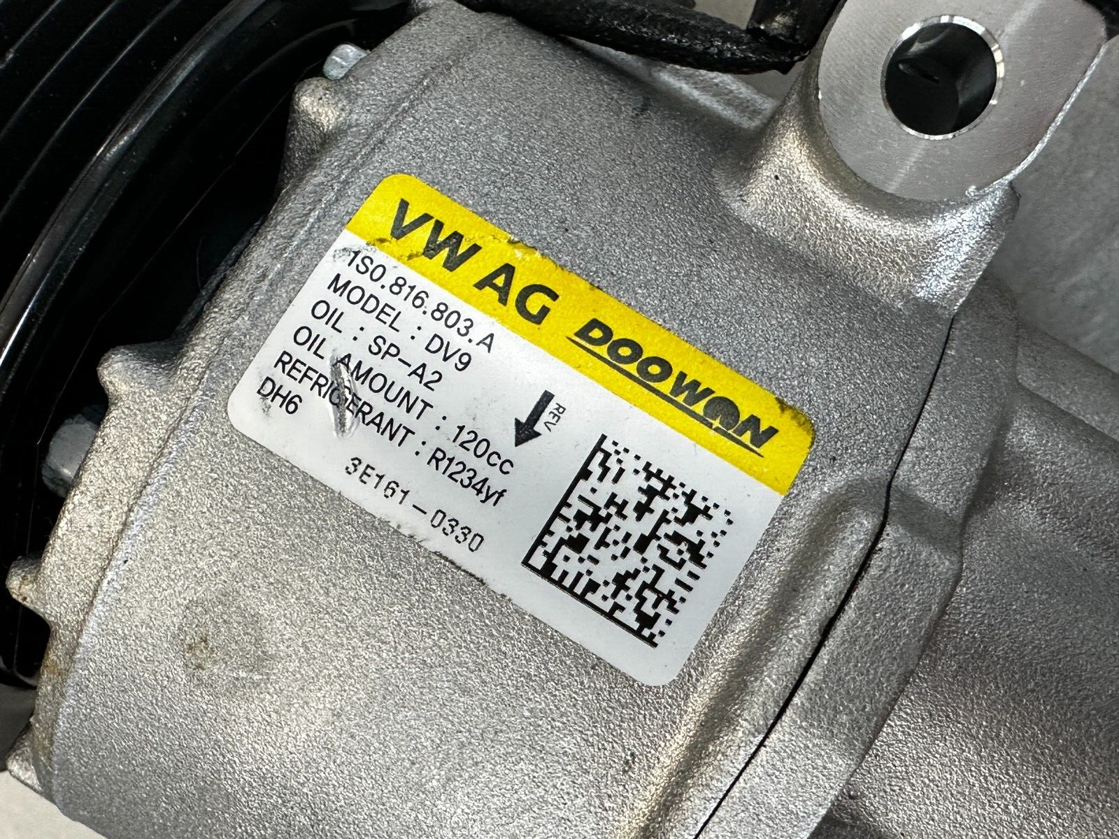 ŠKODA CITIGO KLIMAKOMPRESSOR 1S0816803A ORIG.SKODA TEIL - NEU-FOTOS GUCKEN !!! - Obrázek 4