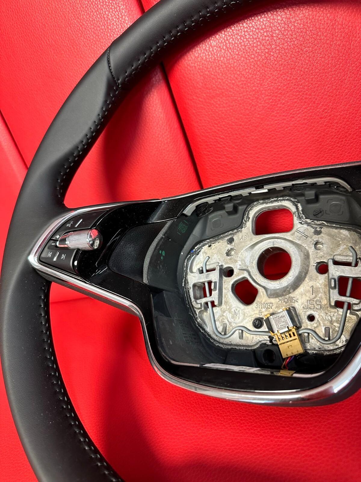 SKODA LENKRAD SPORT LENKRAD MIT MULTIFUNKTIONSLENKRAD SKODA STEERING WHEEL - Obrázek 8