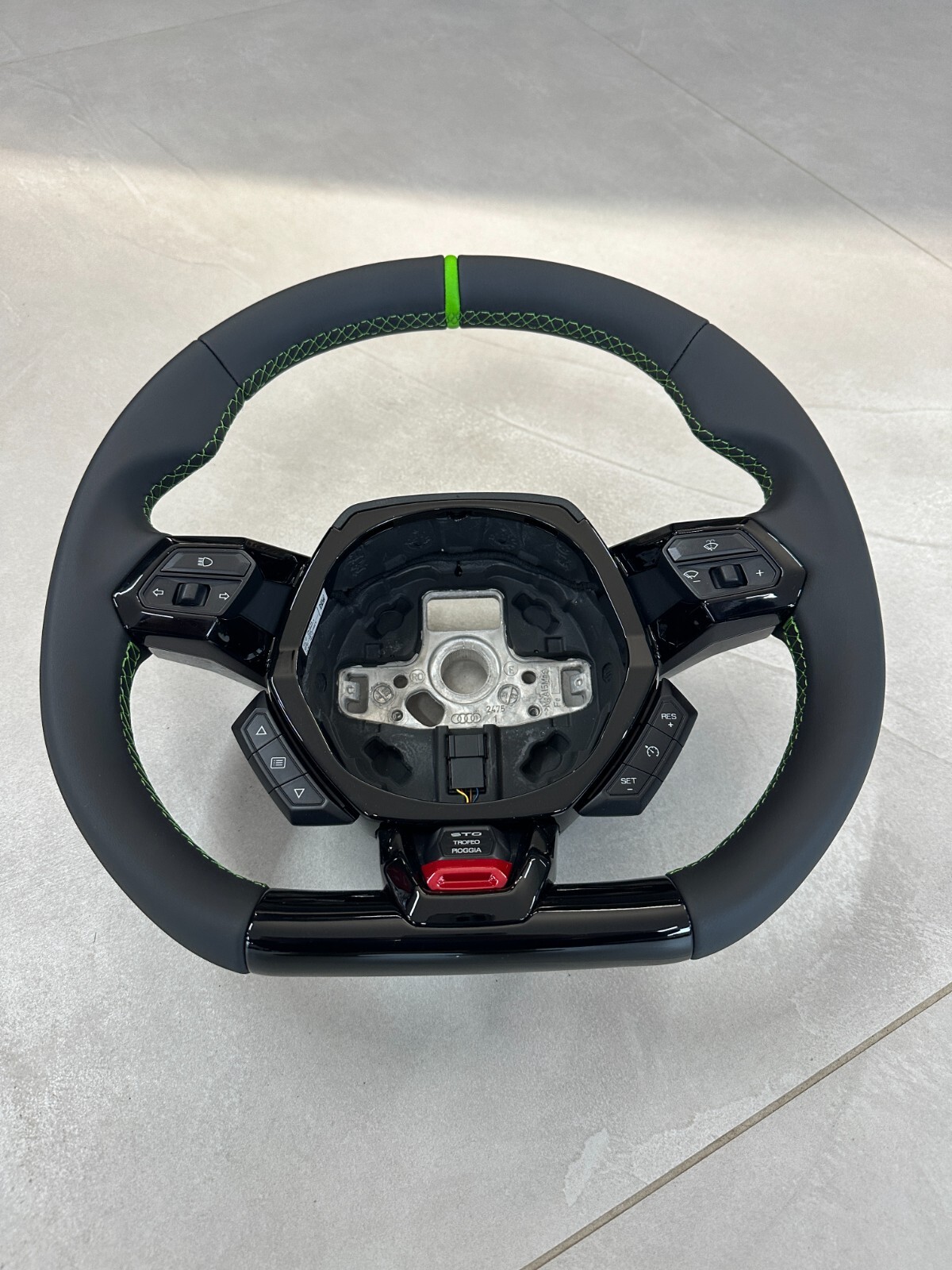 STEERING WHEEL LAMBORGHINI HURACAN STO SPORT LEDER LENKRAD GRÜNE STREIFEN NÄHT - Obrázek 3