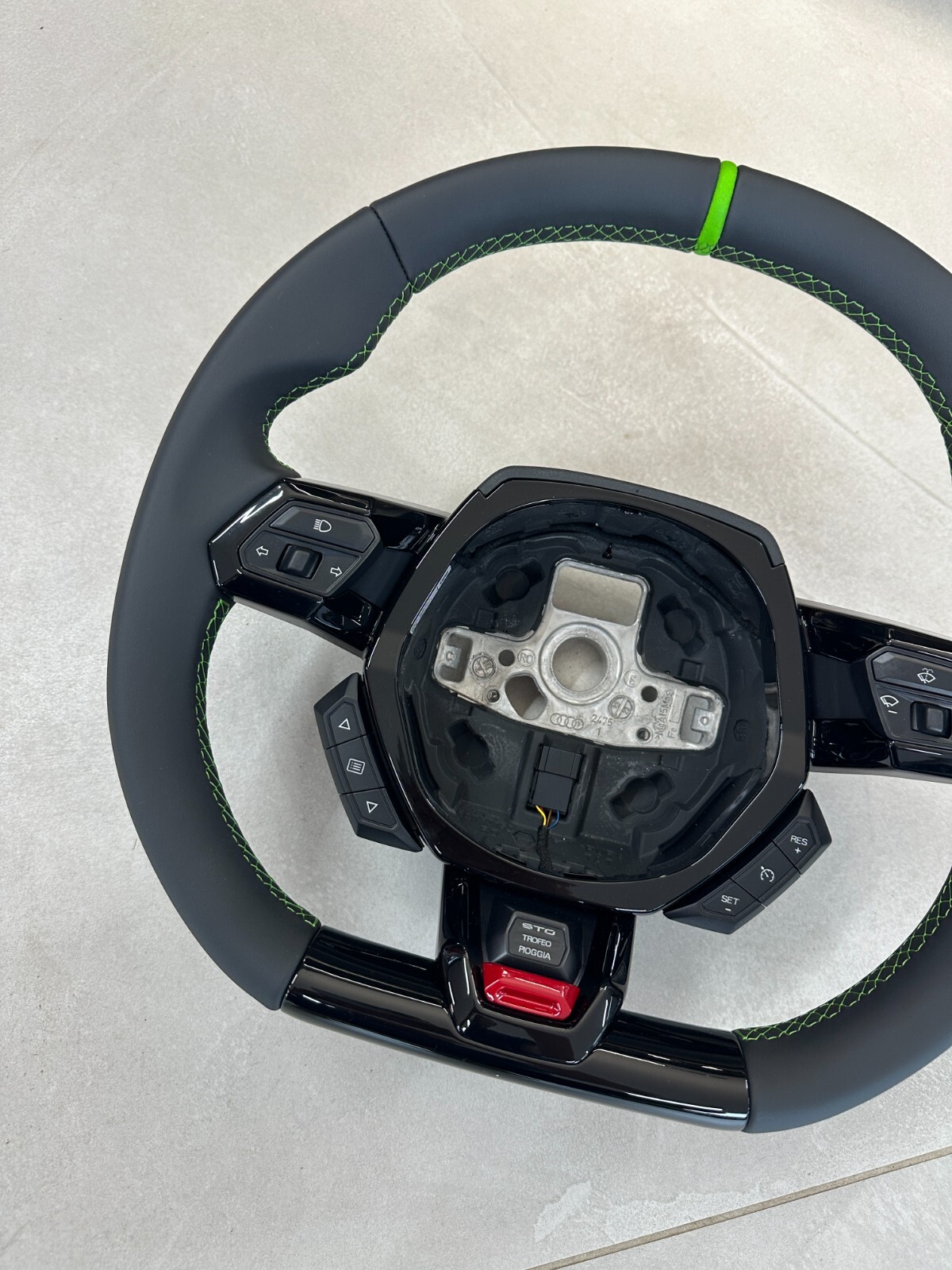 STEERING WHEEL LAMBORGHINI HURACAN STO SPORT LEDER LENKRAD GRÜNE STREIFEN NÄHT - Obrázek 9