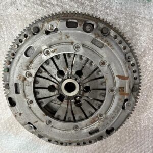 VW KUPPLUNGSSATZ  MIT SCHWUNGRAD 04L141031C - 03L105264AD - 03L141025K