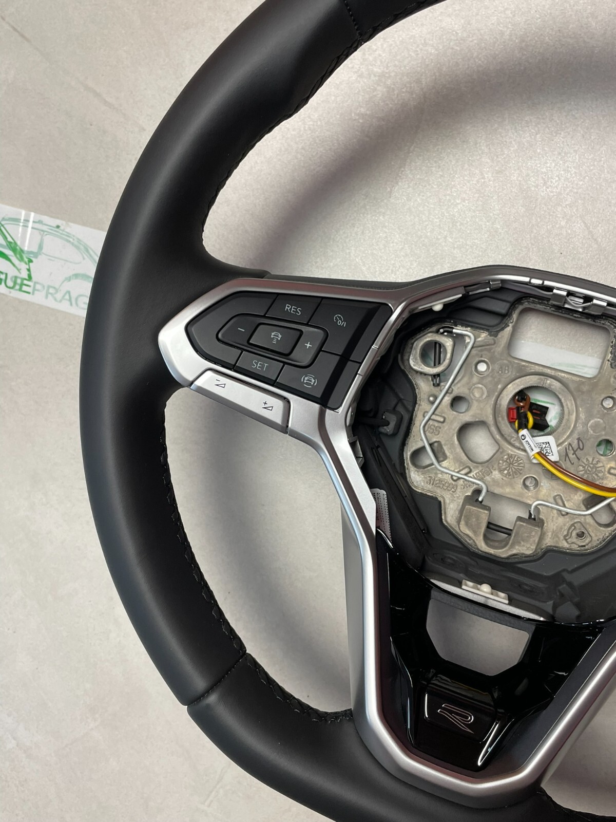 VW LENKRAD SPORT VW GOLF VW TIGUAN LENKRAD LOGO R BEHEIZT 5H0419089HP Fast Neu - Obrázek 17