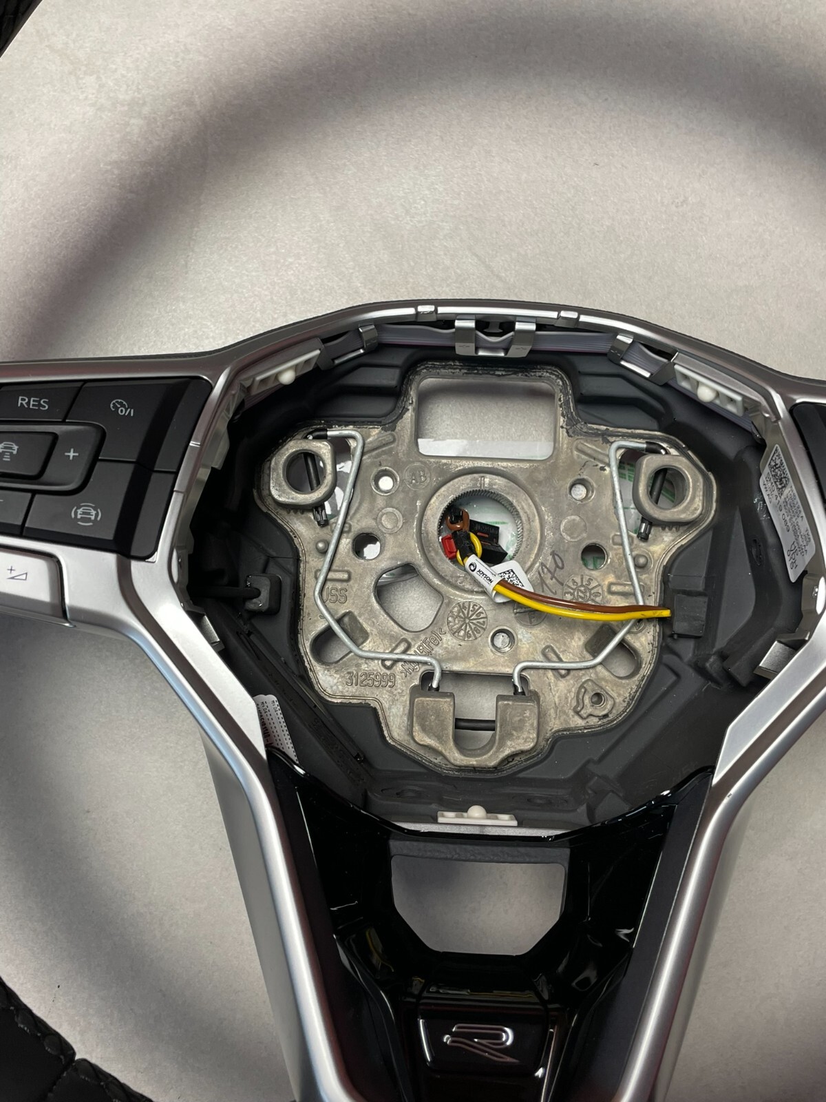 VW LENKRAD SPORT VW GOLF VW TIGUAN LENKRAD LOGO R BEHEIZT 5H0419089HP Fast Neu - Obrázek 18