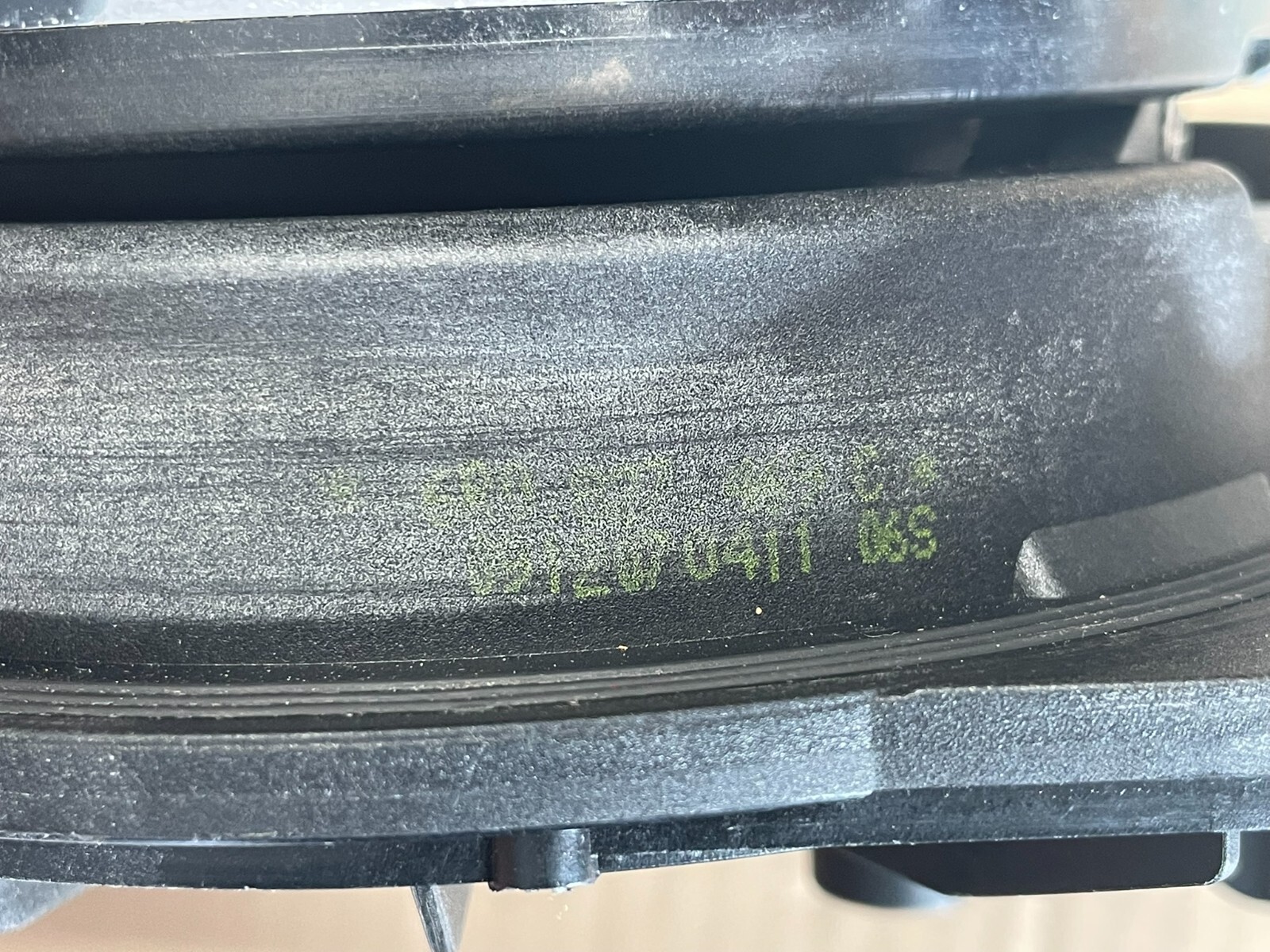 VW PASSAT GOLF EOS HECKKLAPPENGRIFF MIT MIKROSCHALTER LOGO 6R0827469C TEST CAR - Obrázek 3