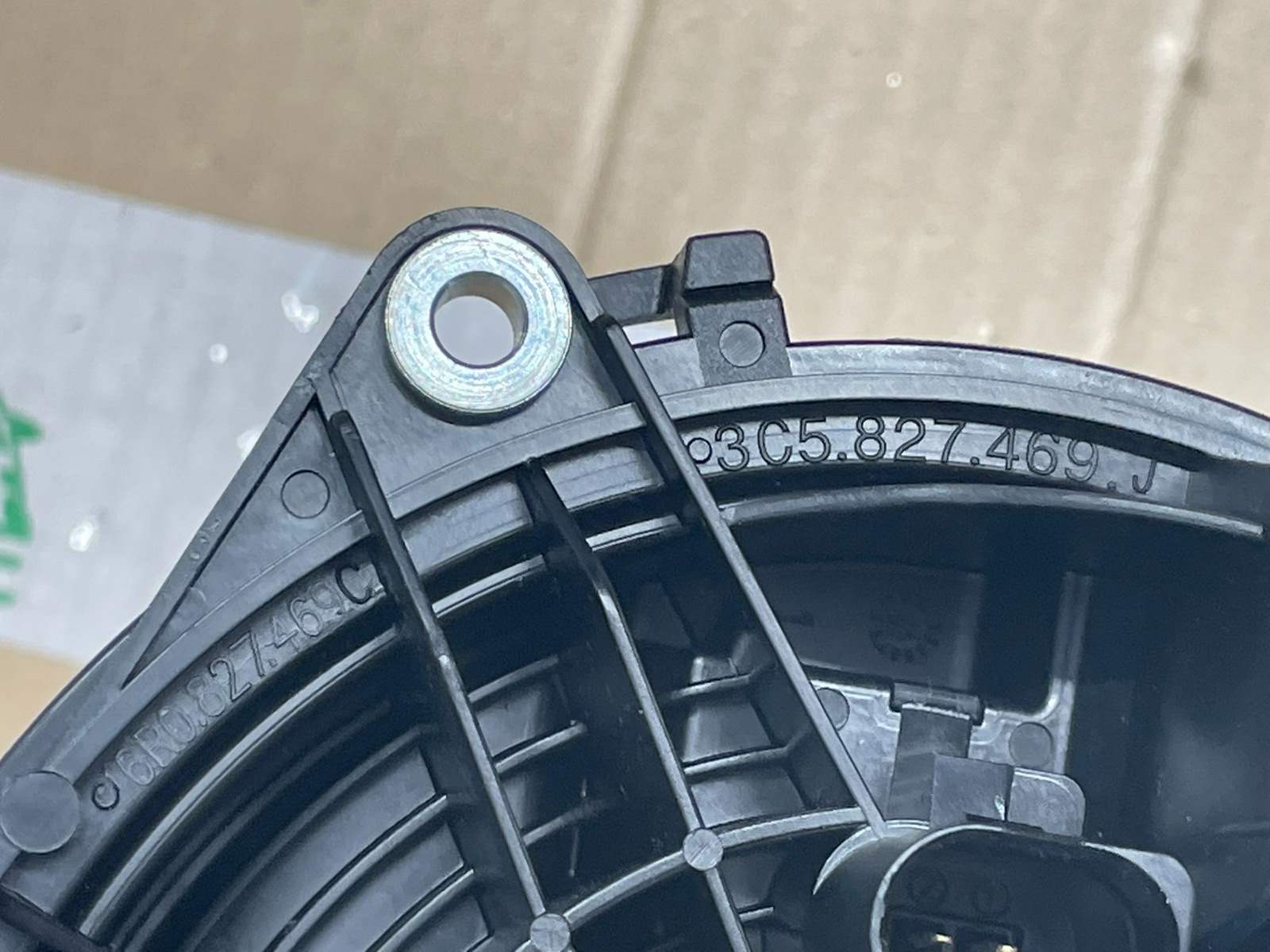 VW PASSAT GOLF EOS HECKKLAPPENGRIFF MIT MIKROSCHALTER LOGO 6R0827469C TEST CAR - Obrázek 7