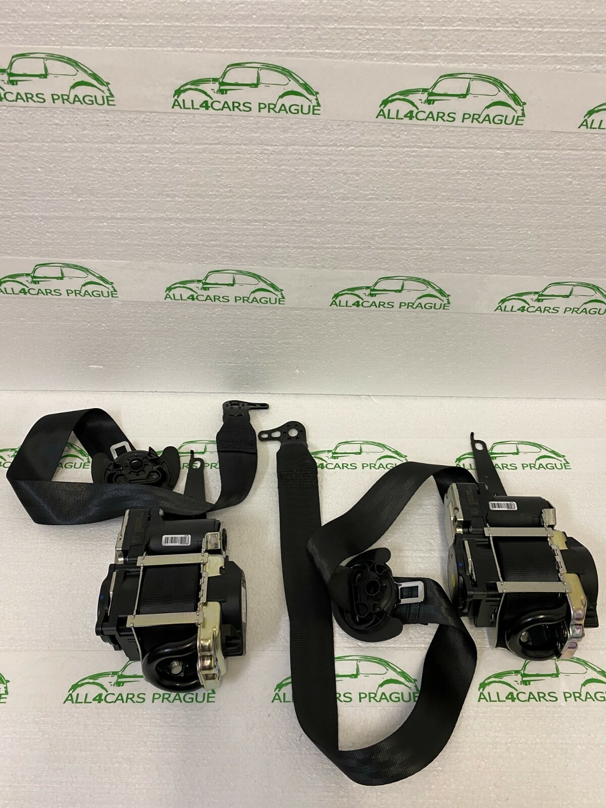 VW TIGUAN / ALLSPACE SEATBELTS 5NB857705C - 5NB857706C SICHERHEITSGURTEN NEU !