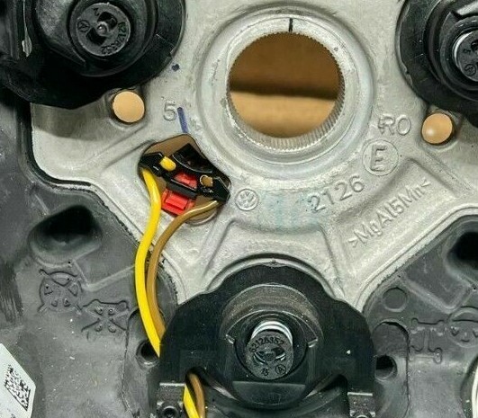 VW TIGUAN GOLF PASSAT SPORT LENKRAD LEDER BEHEIZBAR ZUSTAND 95km 5TA419091AQ ORG - Obrázek 4