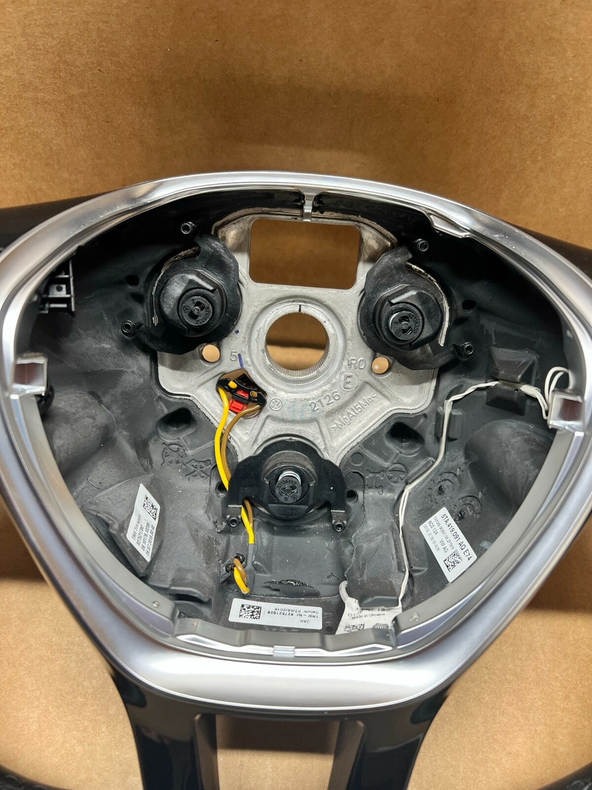 VW TIGUAN GOLF PASSAT SPORT LENKRAD LEDER BEHEIZBAR ZUSTAND 95km 5TA419091AQ ORG - Obrázek 5