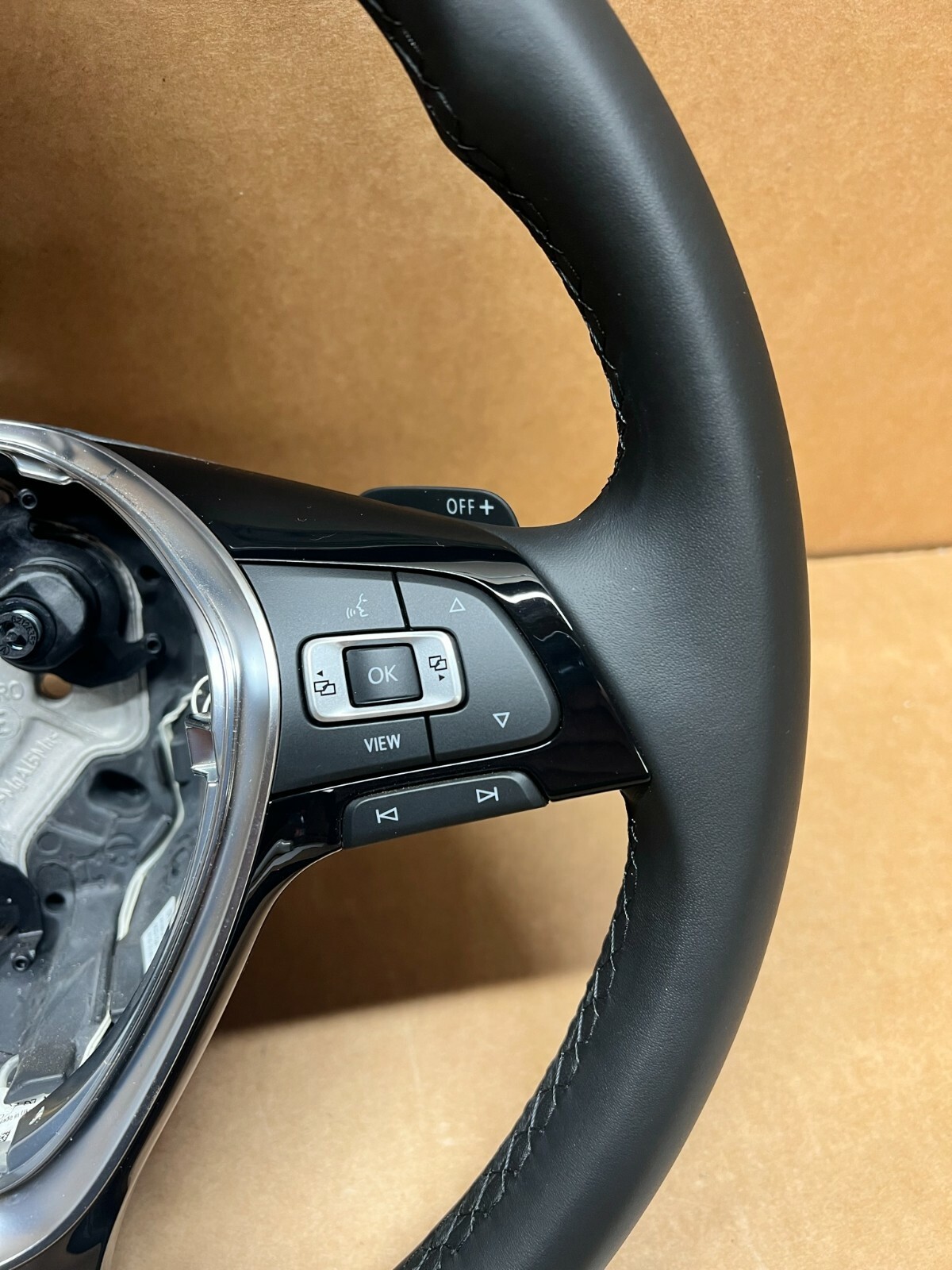 VW TIGUAN GOLF PASSAT SPORT LENKRAD LEDER BEHEIZBAR ZUSTAND 95km 5TA419091AQ ORG - Obrázek 8