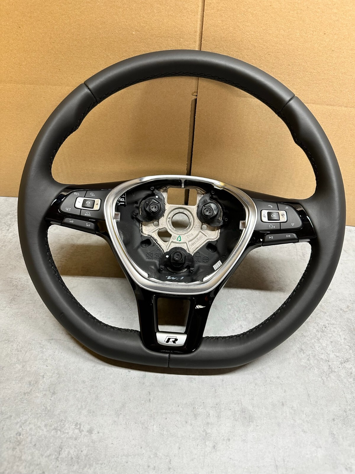 VW TIGUAN, TOURAN, T-ROC LENKRAD MULTIFUNKTION LEDER R-LOGO 5TA419091AD